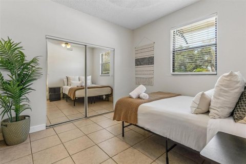 House in Saint Petersburg, Florida 2 bedrooms, 78.32 sq.m. № 2258622 - photo 16