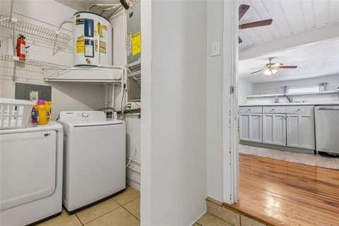 House in Saint Petersburg, Florida 2 bedrooms, 78.32 sq.m. № 2258622 - photo 14
