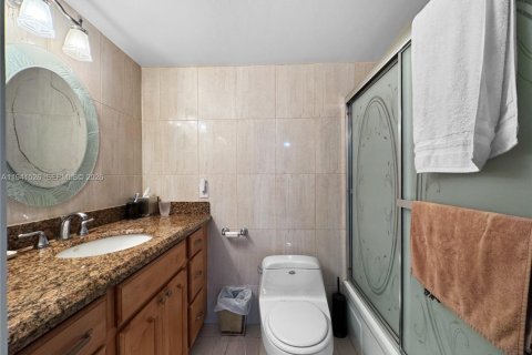 Купить кондоминиум в Халландейл-Бич, Флорида 2 спальни, 106.84м2, № 2002261 - фото 16