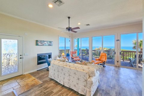 House in New Smyrna Beach, Florida 2 bedrooms, 104.05 sq.m. № 1566128 - photo 6