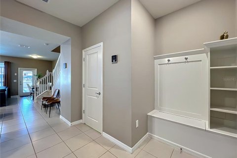 Touwnhouse à vendre à Davenport, Floride: 5 chambres, 213.02 m2 № 2093661 - photo 3