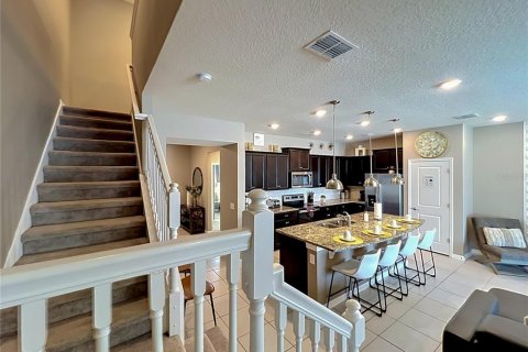 Touwnhouse à vendre à Davenport, Floride: 5 chambres, 213.02 m2 № 2093661 - photo 14