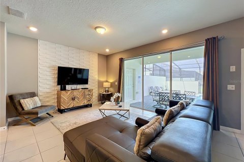 Touwnhouse à vendre à Davenport, Floride: 5 chambres, 213.02 m2 № 2093661 - photo 7