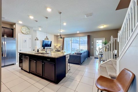 Touwnhouse à vendre à Davenport, Floride: 5 chambres, 213.02 m2 № 2093661 - photo 4