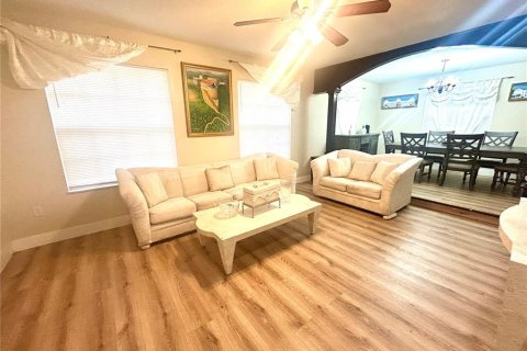 Villa ou maison à louer à Orlando, Floride: 3 chambres, 156.08 m2 № 2408305 - photo 3