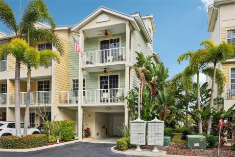 Townhouse in Ruskin, Florida 3 bedrooms, 170.38 sq.m. № 2151196 - photo 2