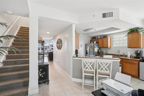 Townhouse in Ruskin, Florida 3 bedrooms, 170.38 sq.m. № 2151196 - photo 17