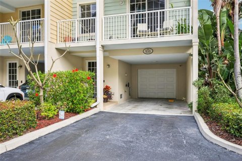 Townhouse in Ruskin, Florida 3 bedrooms, 170.38 sq.m. № 2151196 - photo 3