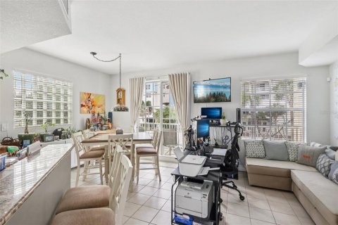 Townhouse in Ruskin, Florida 3 bedrooms, 170.38 sq.m. № 2151196 - photo 15
