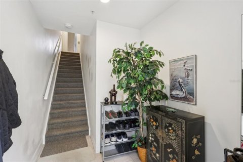 Townhouse in Ruskin, Florida 3 bedrooms, 170.38 sq.m. № 2151196 - photo 6
