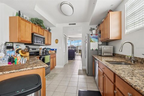 Townhouse in Ruskin, Florida 3 bedrooms, 170.38 sq.m. № 2151196 - photo 18