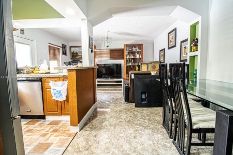 Casa en venta en Miami, Florida, 3 dormitorios, 98.85 m2 № 1847806 - foto 17
