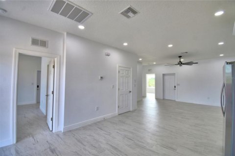 Appartement à louer à Indian lake estates, Floride: 3 chambres, 113.34 m2 № 2116079 - photo 10