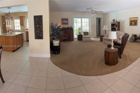 House in Plantation, Florida 4 bedrooms, 186.83 sq.m. № 1792475 - photo 9