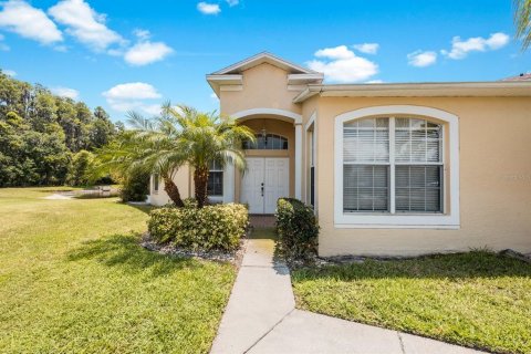 House in Wesley Chapel, Florida 3 bedrooms, 161.93 sq.m. № 1196991 - photo 3