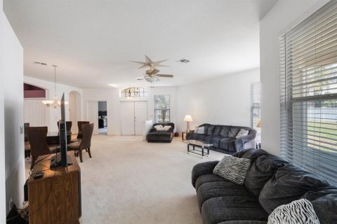 House in Wesley Chapel, Florida 3 bedrooms, 161.93 sq.m. № 1196991 - photo 9