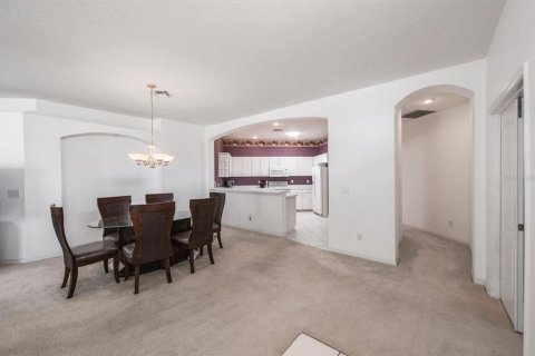House in Wesley Chapel, Florida 3 bedrooms, 161.93 sq.m. № 1196991 - photo 8