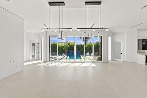 Villa ou maison à vendre à Fort Lauderdale, Floride: 3 chambres, 282.14 m2 № 2414597 - photo 2