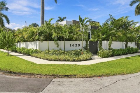 Villa ou maison à Fort Lauderdale, Floride 3 chambres, 282.14 m2 № 2414597