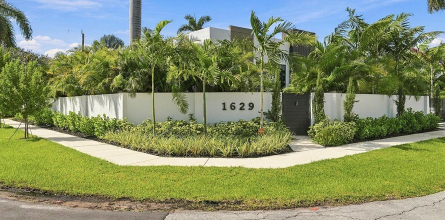 Villa ou maison à Fort Lauderdale, Floride 3 chambres, 282.14 m2 № 2414597