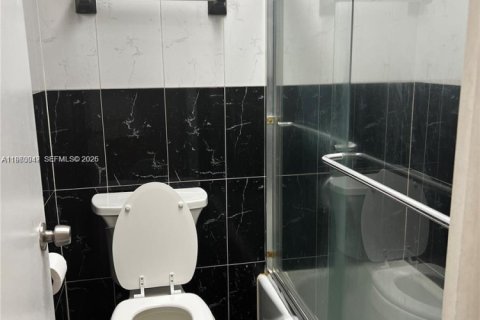 Снять в аренду кондоминиум в Лодерхилл, Флорида 2 спальни, 117.06м2, № 2023652 - фото 20