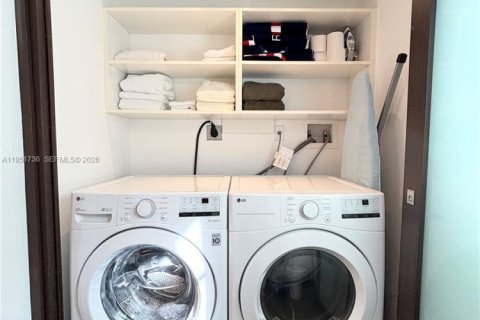 Condominio en venta en Miami Beach, Florida, 2 dormitorios, 135.27 m2 № 2029914 - foto 15