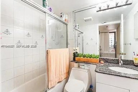 Купить кондоминиум в Майами, Флорида 1 спальня, 55.74м2, № 2002342 - фото 8