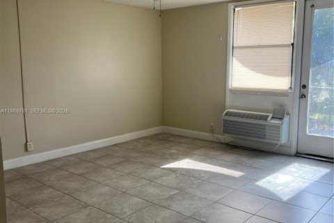 Studio in the Condo in Coral Springs, Florida  № 2051461