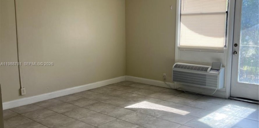 Studio in the Condo in Coral Springs, Florida  № 2051461