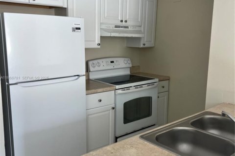 Condo in Coral Springs, Florida  № 2051461 - photo 2