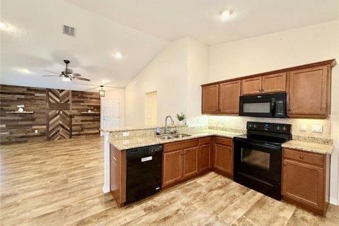 Casa en alquiler en Zephyrhills, Florida, 3 dormitorios, 138.8 m2 № 1822610 - foto 11
