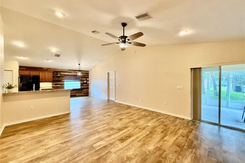Casa en alquiler en Zephyrhills, Florida, 3 dormitorios, 138.8 m2 № 1822610 - foto 3