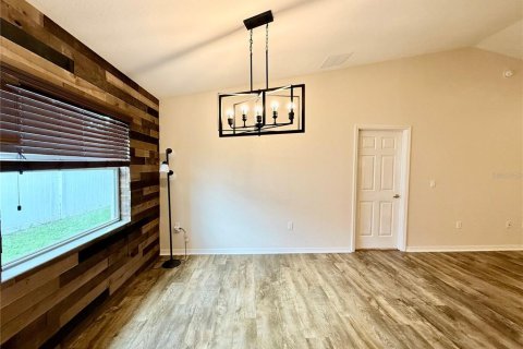 Casa en alquiler en Zephyrhills, Florida, 3 dormitorios, 138.8 m2 № 1822610 - foto 13
