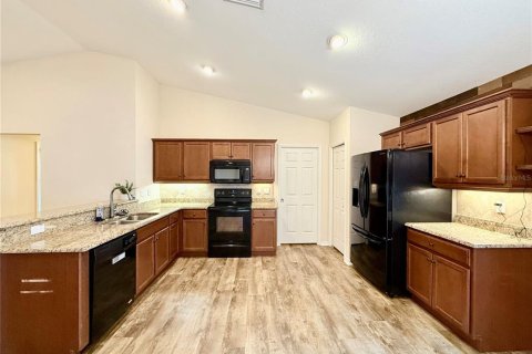 Casa en alquiler en Zephyrhills, Florida, 3 dormitorios, 138.8 m2 № 1822610 - foto 10