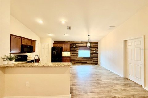 Casa en alquiler en Zephyrhills, Florida, 3 dormitorios, 138.8 m2 № 1822610 - foto 8