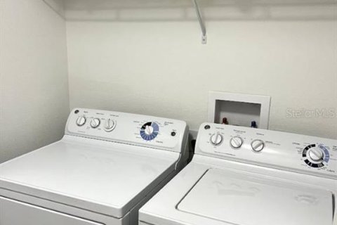Adosado en alquiler en Kissimmee, Florida, 4 dormitorios, 176.7 m2 № 2104075 - foto 11