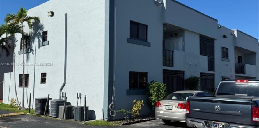 Apartamento en Hialeah, Florida 2 dormitorios, 82.5 m2 № 1926934