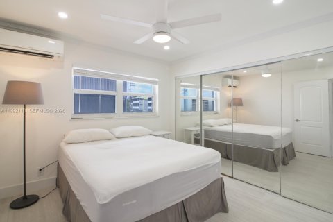Copropriété à louer à Fort Lauderdale, Floride: 2 chambres, 53.42 m2 № 2062429 - photo 19