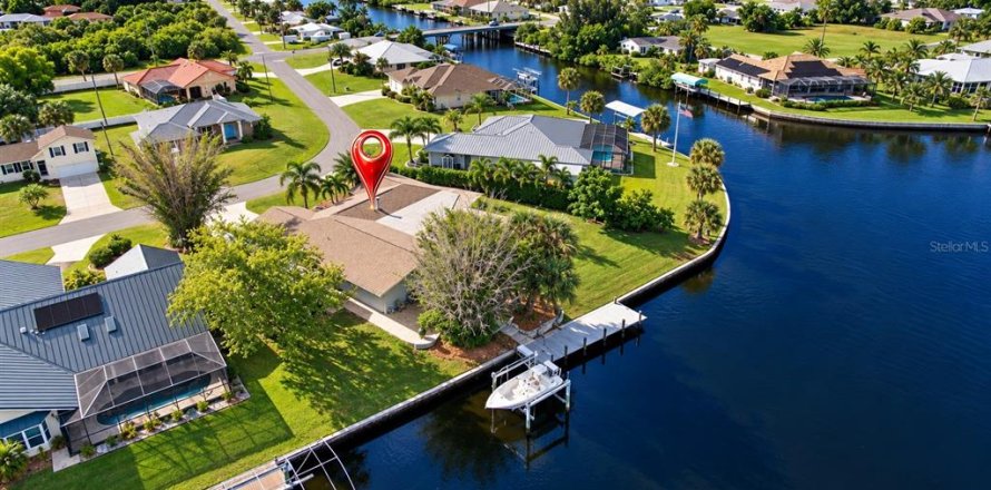 Villa ou maison à Port Charlotte, Floride 3 chambres, 220.92 m2 № 2410600