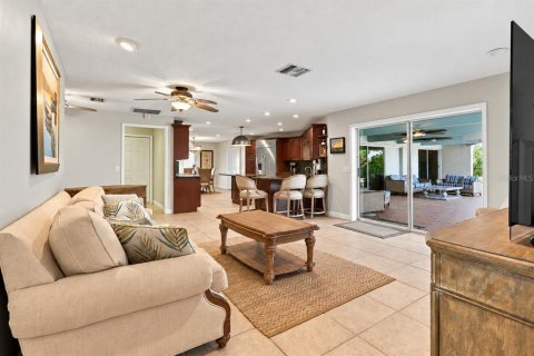 Villa ou maison à vendre à Port Charlotte, Floride: 3 chambres, 220.92 m2 № 2410600 - photo 18