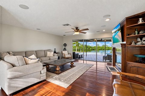 Villa ou maison à vendre à Port Charlotte, Floride: 3 chambres, 220.92 m2 № 2410600 - photo 4