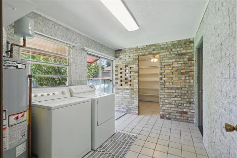 House in Orlando, Florida 3 bedrooms, 164.53 sq.m. № 1745014 - photo 30
