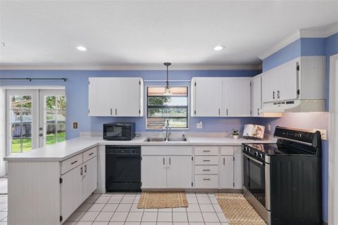 House in Orlando, Florida 3 bedrooms, 164.53 sq.m. № 1745014 - photo 14