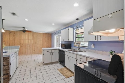 House in Orlando, Florida 3 bedrooms, 164.53 sq.m. № 1745014 - photo 16
