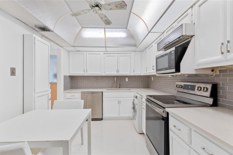 Condo in Fort Lauderdale, Florida, 2 bedrooms  № 2268293 - photo 6