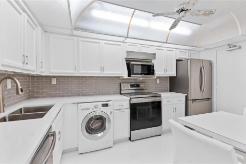 Condo in Fort Lauderdale, Florida, 2 bedrooms  № 2268293 - photo 7