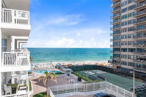 Condo in Fort Lauderdale, Florida, 2 bedrooms  № 2268293 - photo 22