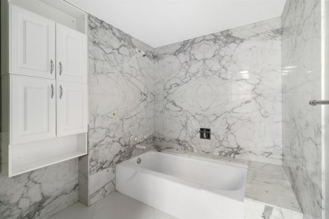 Condo in Fort Lauderdale, Florida, 2 bedrooms  № 2268293 - photo 13