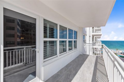Condo in Fort Lauderdale, Florida, 2 bedrooms  № 2268293 - photo 20