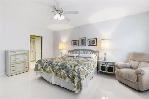 Condo in Fort Lauderdale, Florida, 2 bedrooms  № 2268293 - photo 9